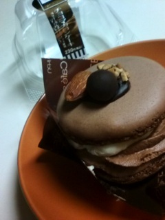 チョコマカロンケーキ