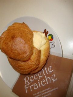 クールランプリール シュークリーム