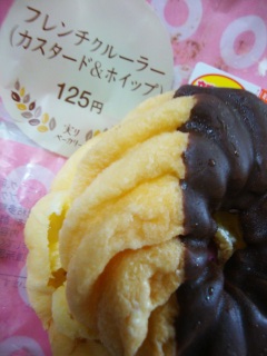 フレンチクルーラー(カスタード&ホイップ)