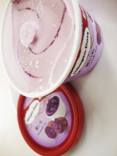 ハーゲンダッツ 紫いも