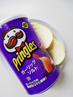 プリングルズ ガーリックソルト