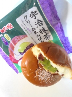宇治抹茶クリームあんぱん